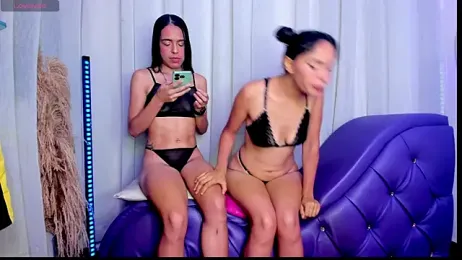 Yourslust_ webcam model stream image