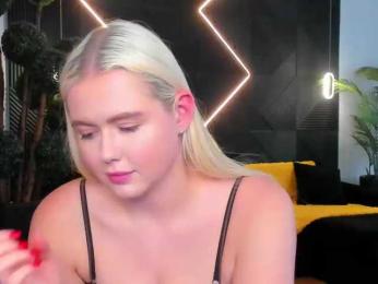 Julia-Robertson webcam model stream image