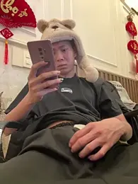 linh21107 webcam model stream image