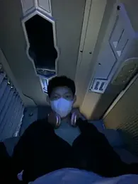 linh21107 webcam model stream image