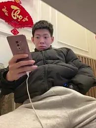 linh21107 webcam model stream image