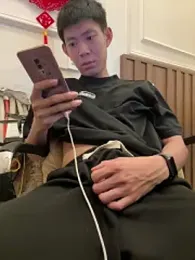 linh21107 webcam model stream image