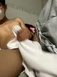 linh21107 webcam model stream image