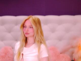Rhea Moon webcam model stream image
