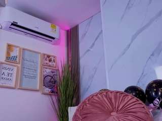 chlooee webcam model stream image