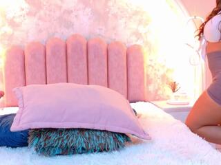 Mia Laurent webcam model stream image