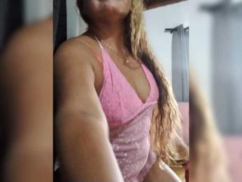 Luna42 webcam model stream image
