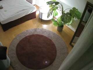 voyeurcam-julmodels-whitebed-5 webcam model stream image