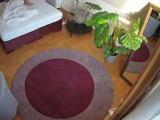 voyeurcam-julmodels-whitebed-5 webcam camsoda model stream image