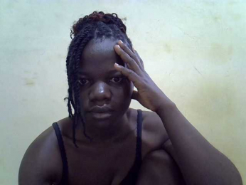 Pretty-doll webcam model stream image