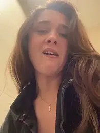 MayaVonDe webcam stripchat model stream image