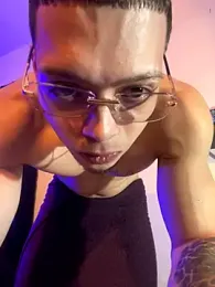 Matt_your_master_ webcam model stream image