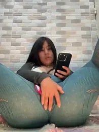 kim_monti webcam model stream image