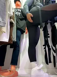 kim_monti webcam model stream image