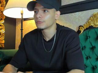 Alessandro Kiing webcam model stream image