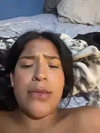 LeahBar webcam model stream image