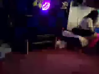 KRYZTALYNXXX webcam model stream image