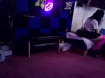 KRYZTALYNXXX webcam model stream image