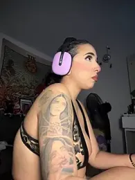 kiaraglam2 webcam stripchat model stream image