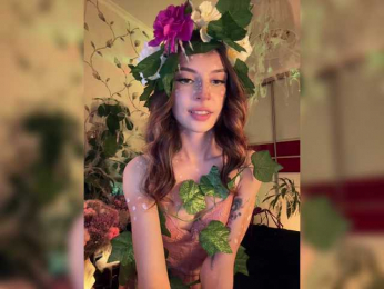 WednesdayFridayAddams webcam model stream image