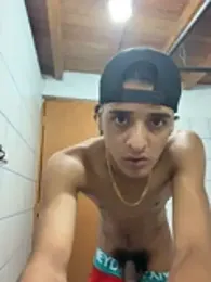 Maximo_Juli webcam model stream image