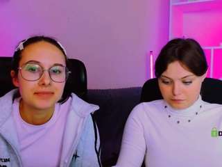 mona-cloud webcam model stream image