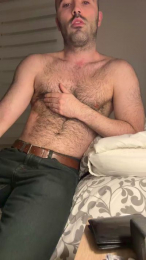WhiteAndHairy webcam model stream image