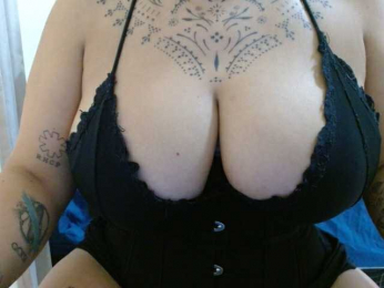 Lilithfire webcam model stream image