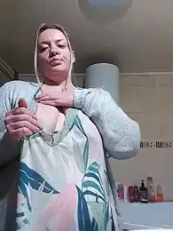 Mommygetnaughty webcam model stream image