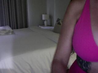 Honey Luau webcam flirt4free model stream image