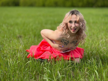 VikaCherry webcam model stream image