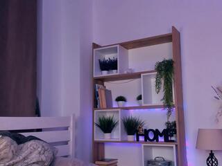 Shaina Mangiapane webcam model stream image