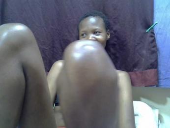 Prettyslender webcam bongacams model stream image