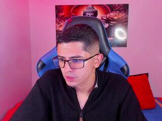 Ethan Sai webcam model stream image