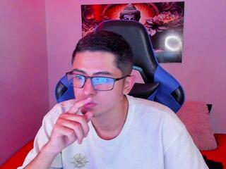 Ethan Sai webcam model stream image