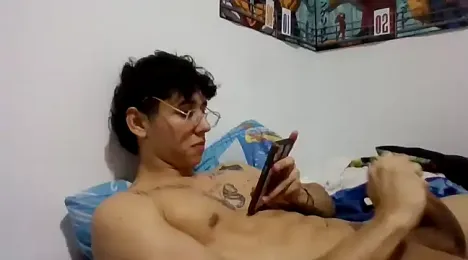 Dillom420 webcam model stream image