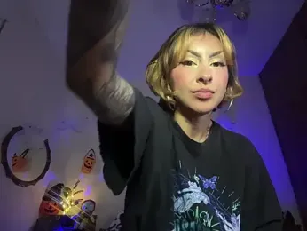 Cinamoonn webcam stripchat model stream image