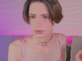 kira_long webcam model stream image