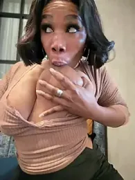 Belle___ webcam model stream image