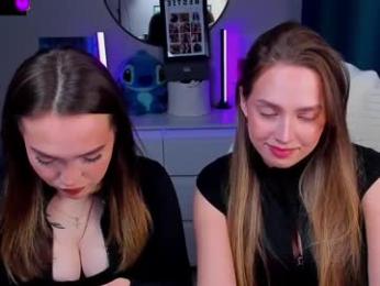 top_twins webcam model stream image