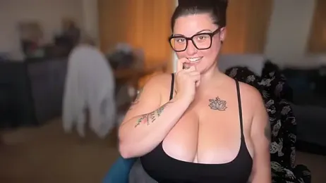 WildEmberxo webcam model stream image