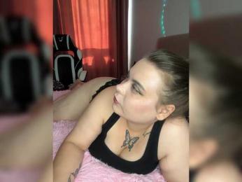 yours-13 webcam model stream image