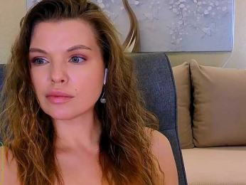 Audreyy webcam model stream image