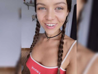 Malisha8 webcam model stream image