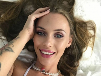 MichelleRouz webcam model stream image