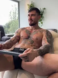 DimitriSullivan_ webcam model stream image