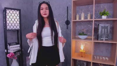 LorisLivernash webcam model stream image