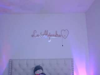 alelennoxxx webcam model stream image