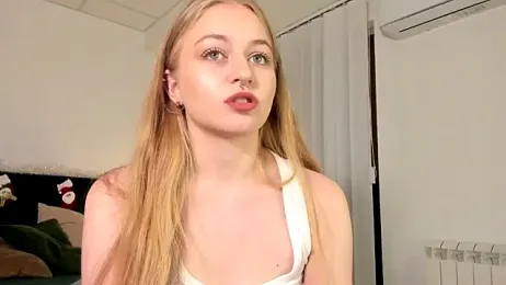 MiaMews webcam model stream image