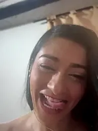 _Bella-Office1 webcam model stream image